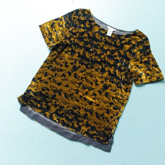 Sundance Silk Velvet Textured Horse Print Short Sleeve Tunic Blouse Size Small - Picture 1 of 6